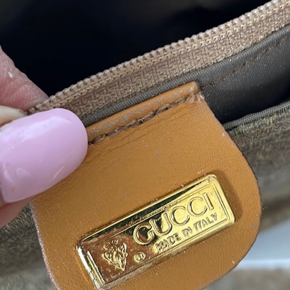 Gucci Vintage Tan dGG Logo MONOGRAM Canvas Leather Crossbody Bag. - Picture 16 of 16